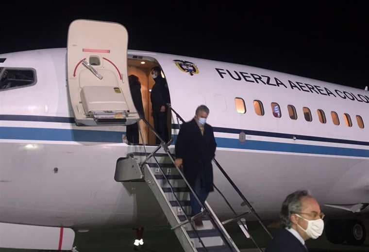 Iván Duque llegó a La Paz. Foto: ABI