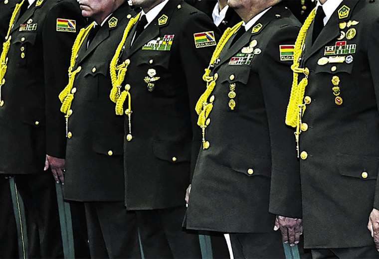 El Senado rechaza por sexta vez el tratamiento de ascensos a generales en la policía y las FFAA