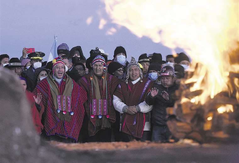 El presidente Arce y Evo Morales en la ceremonia andina