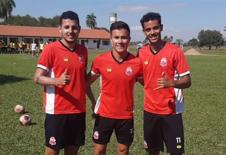 Hurtado (izq), Hoyos y Carvalho, jugadores de Guabirá. Foto: Guabirá