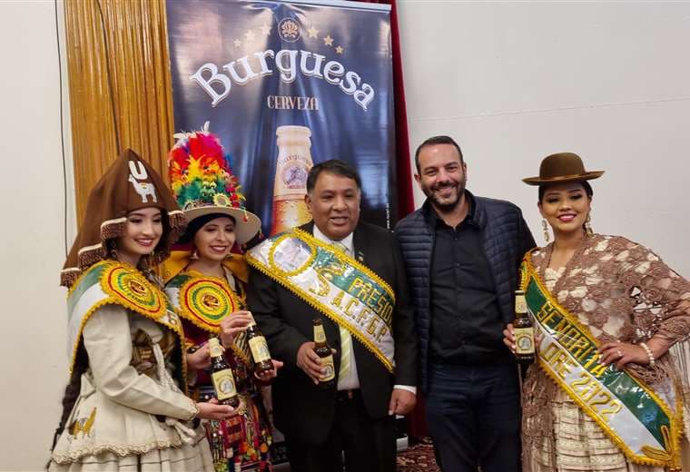 Patricia Mendoza, Mariel Artuduaga, Joaquín Quispe, Akram Salleh y Carla Solis 