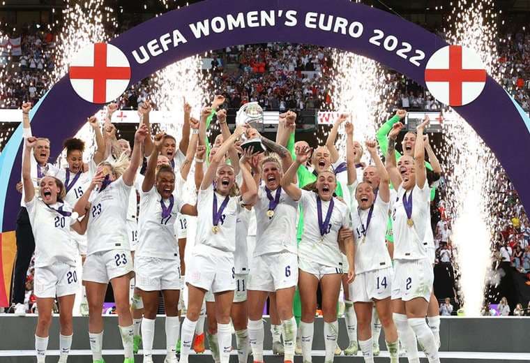 Inglaterra levantó la Eurocopa Femenina en su casa