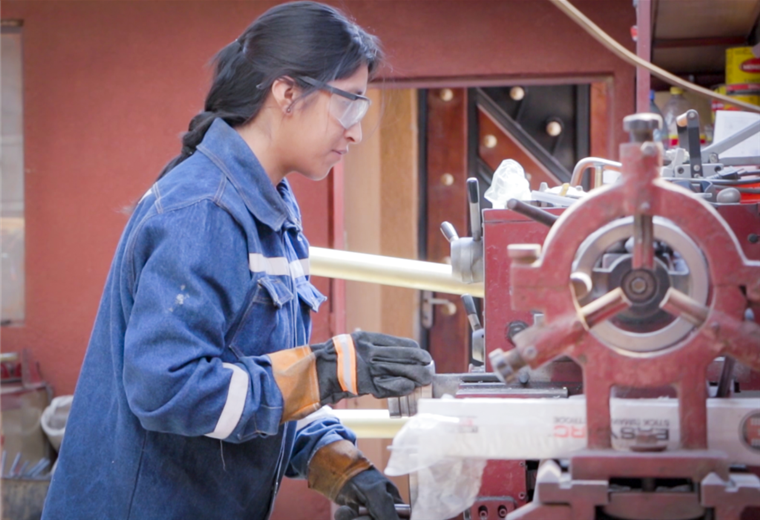 En Bolivia, el perfil de la mujer emprendedora es diverso y complejo
