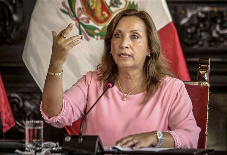 Gobierno de Perú revela que presidenta Boluarte pasó por una "afección pulmonar severa"